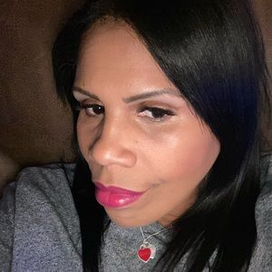 Meet your Posher, Elvira